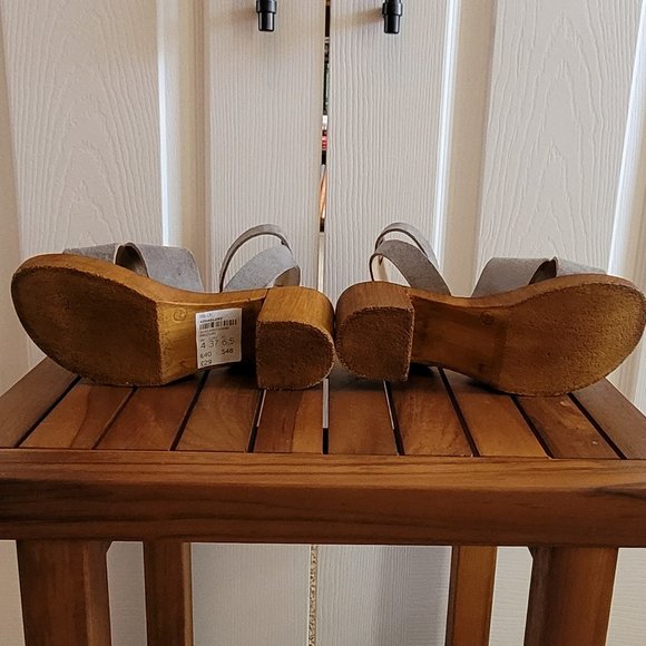 Topshop Grey Suede Wooden Block Heel Sandals - Size 7 - Worn once – Like new - Picture 11 of 11